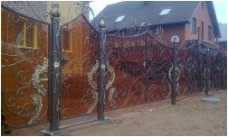 Заборы для частного дома (255 интересных фото) (забор, длить, фото) Заборы для частного дома (255 интересных фото)