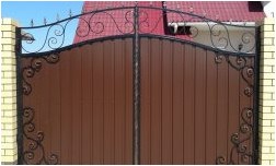 Заборы для частного дома (255 интересных фото) (забор, длить, фото) Заборы для частного дома (255 интересных фото)
