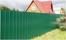 Заборы и ограждения из профнастила 100 фото