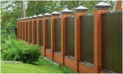 Заборы и ограждения из профнастила 100 фото